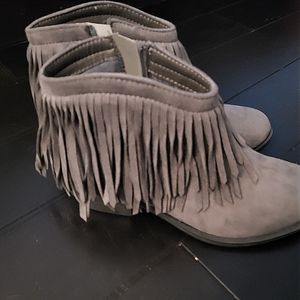 Fringe short boots